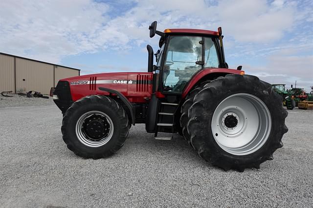 Image of Case IH MX255 equipment image 2