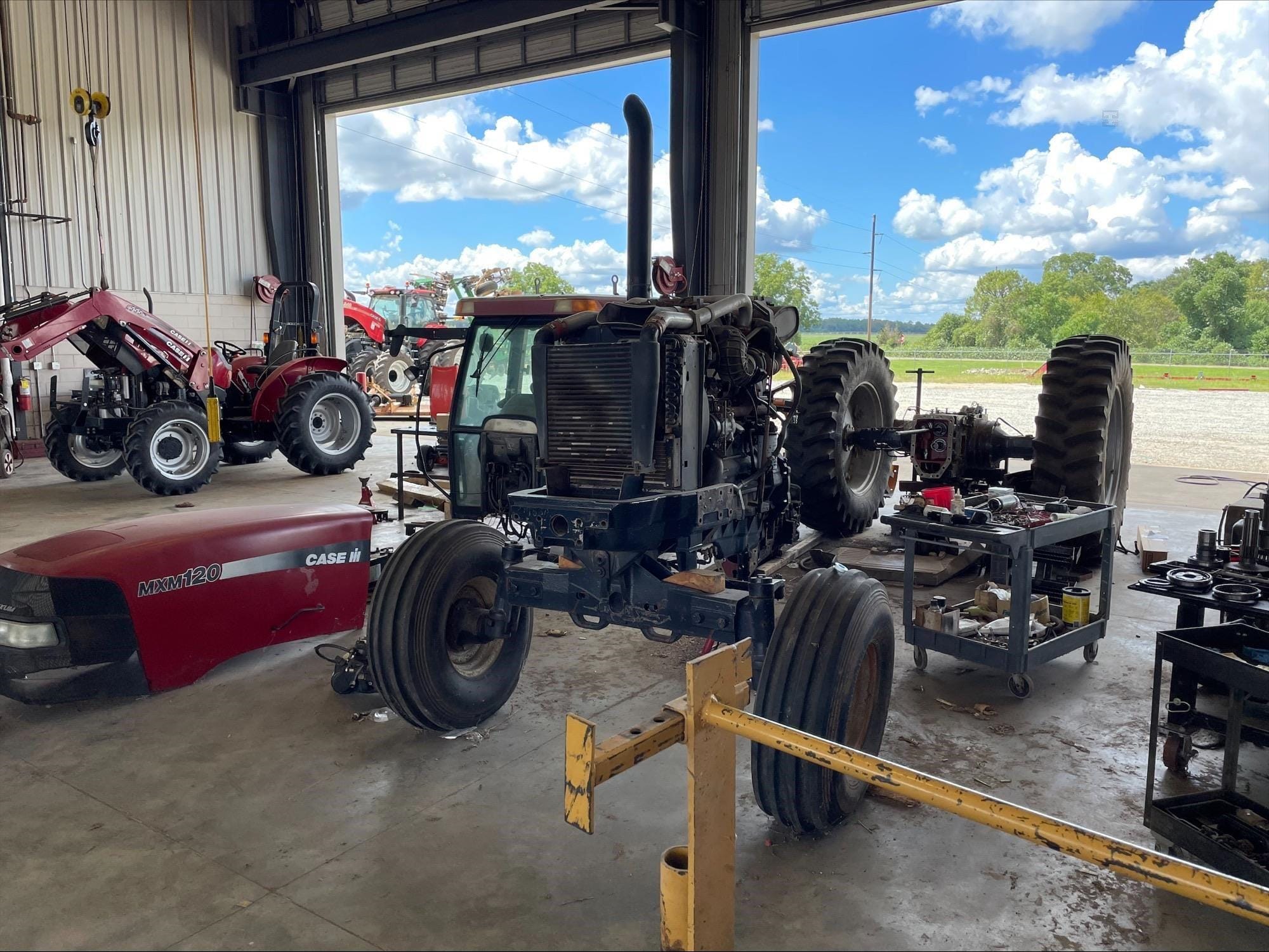 2004 Case IH MXM120 Equipment Image0