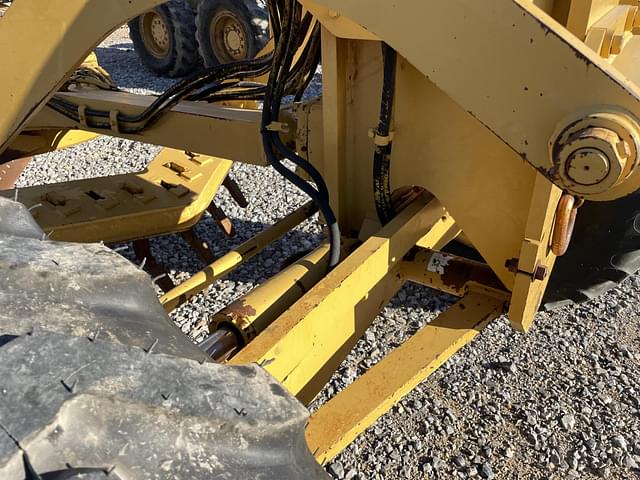 Image of Caterpillar 140H equipment image 4