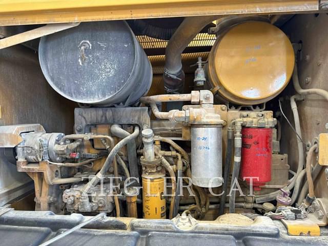 Image of Caterpillar 143H equipment image 4
