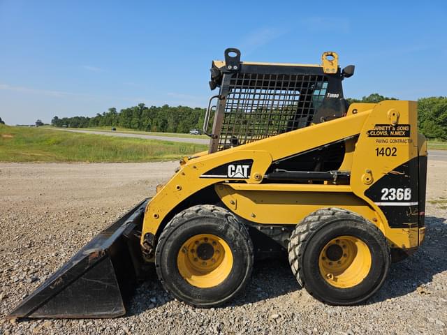 Image of Caterpillar 236B equipment image 2