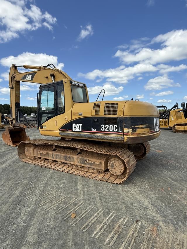 Image of Caterpillar 320CL equipment image 3