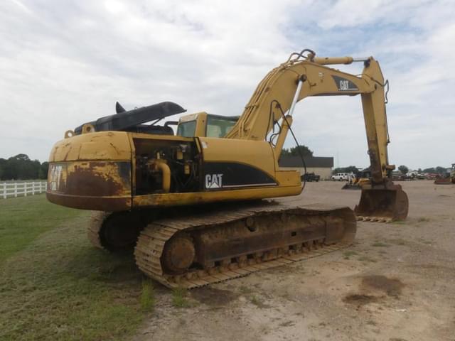 Image of Caterpillar 330CL equipment image 2