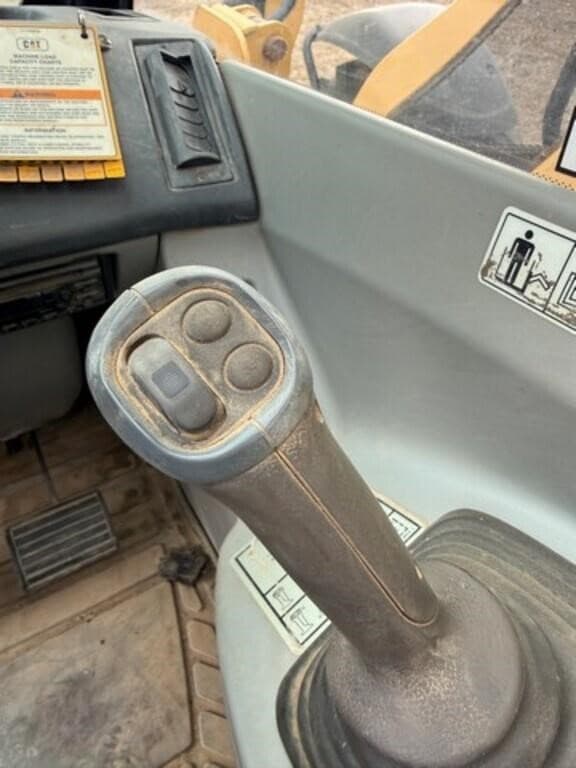 Image of Caterpillar TH560B equipment image 1