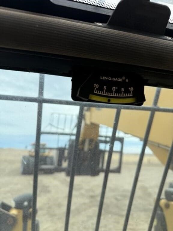 Image of Caterpillar TH560B equipment image 3