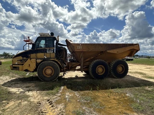 Image of Caterpillar 730 equipment image 1
