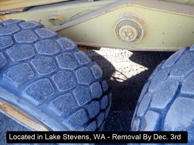 Image of Caterpillar 735 equipment image 1