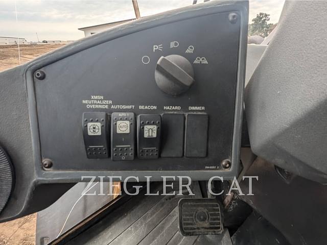 Image of Caterpillar 924G equipment image 3