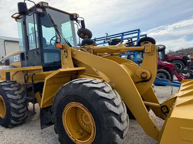 Image of Caterpillar 938G Series II equipment image 4