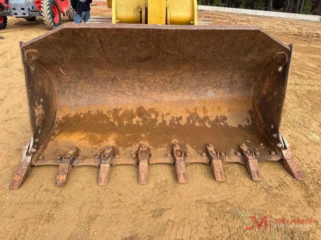 Image of Caterpillar 953C equipment image 4