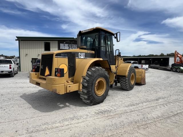 Image of Caterpillar 962G equipment image 4