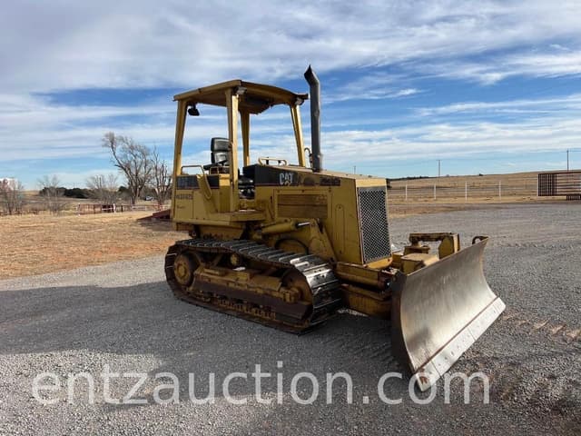 Image of Caterpillar D3C equipment image 2