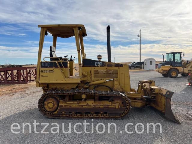 Image of Caterpillar D3C equipment image 3