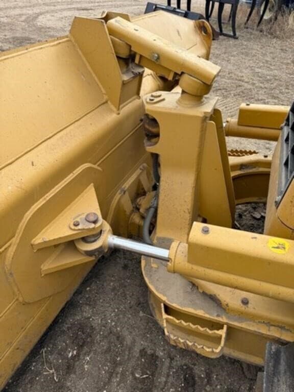 Image of Caterpillar D4G equipment image 4