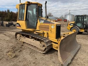 2004 Caterpillar D4G Image