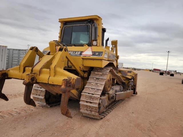 Image of Caterpillar D6R XL equipment image 4