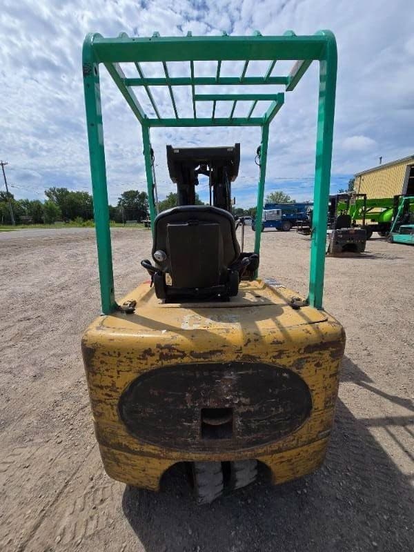 Image of Caterpillar EP20KT equipment image 2