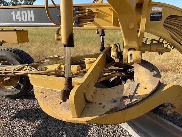 Image of Caterpillar 140H VHP Plus equipment image 4