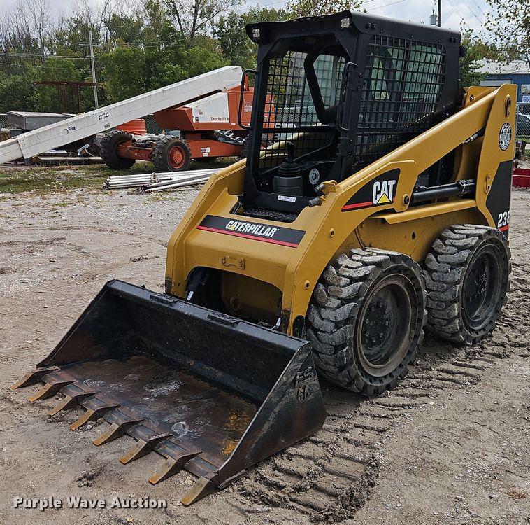 Image of Caterpillar 236 Primary image