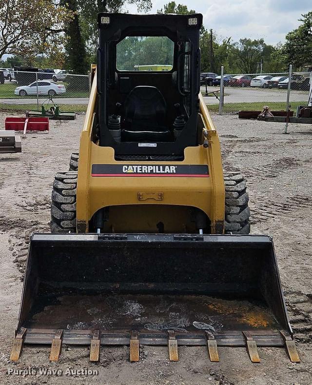 Image of Caterpillar 236 equipment image 1
