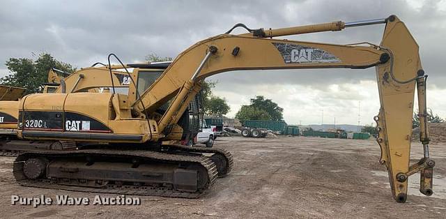 Image of Caterpillar 320CL equipment image 3