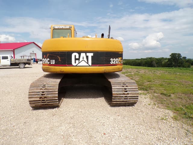Image of Caterpillar 320CLU equipment image 4