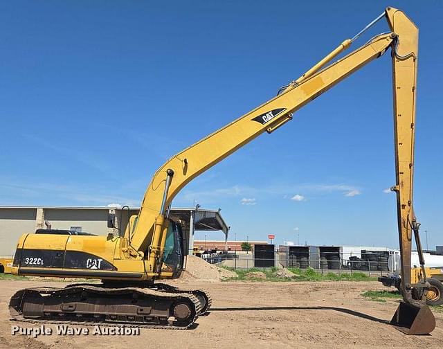 Image of Caterpillar 322CL equipment image 3