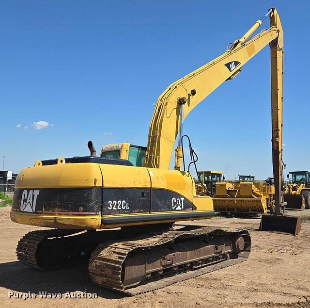 Image of Caterpillar 322CL equipment image 4