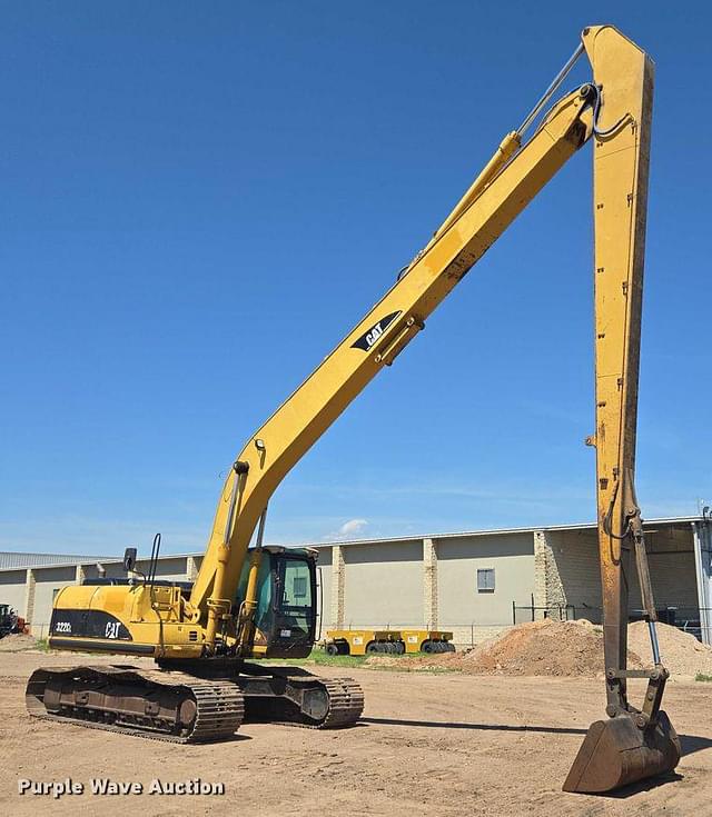 Image of Caterpillar 322CL equipment image 2