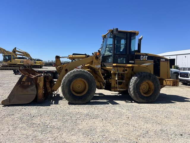 Image of Caterpillar 938G Series II equipment image 2