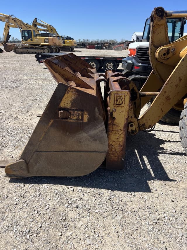 Image of Caterpillar 938G Series II equipment image 3