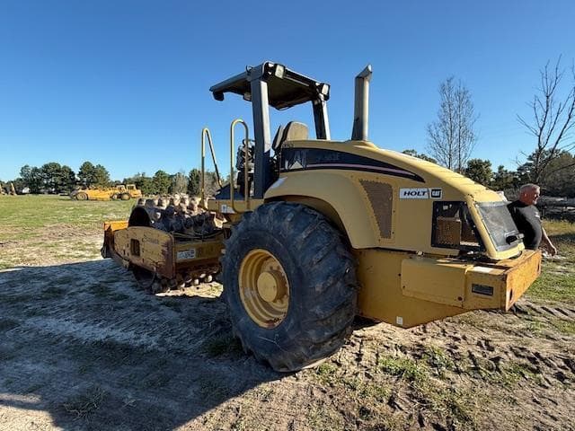 Image of Caterpillar CP-563E equipment image 4