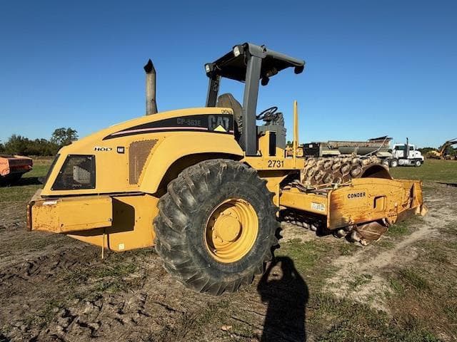 Image of Caterpillar CP-563E equipment image 2