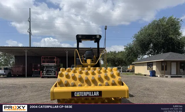 Image of Caterpillar CP-563E equipment image 2