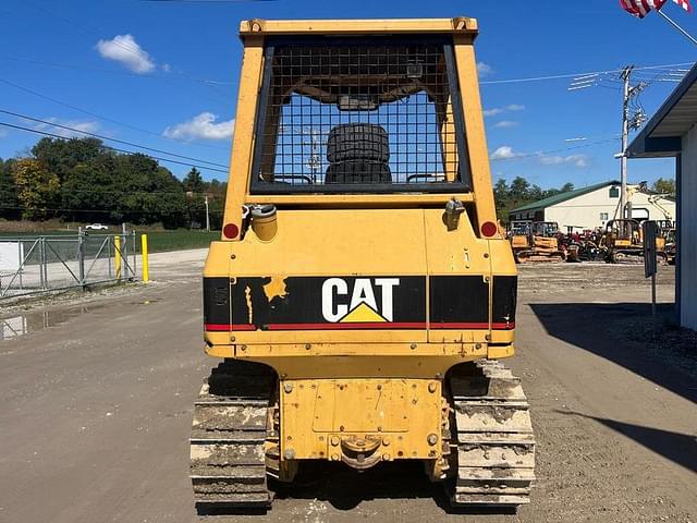 Image of Caterpillar D3GXL equipment image 3