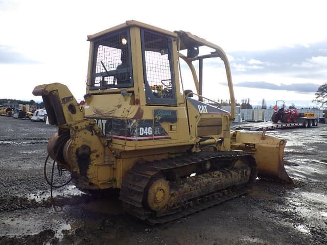 Image of Caterpillar D4GXL equipment image 4