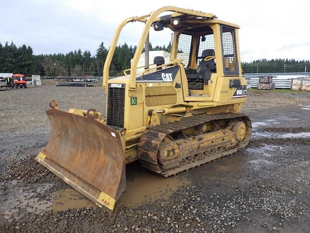 2004 Caterpillar D4GXL Equipment Image0