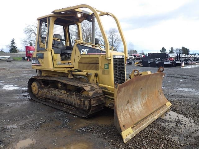 Image of Caterpillar D4GXL equipment image 2