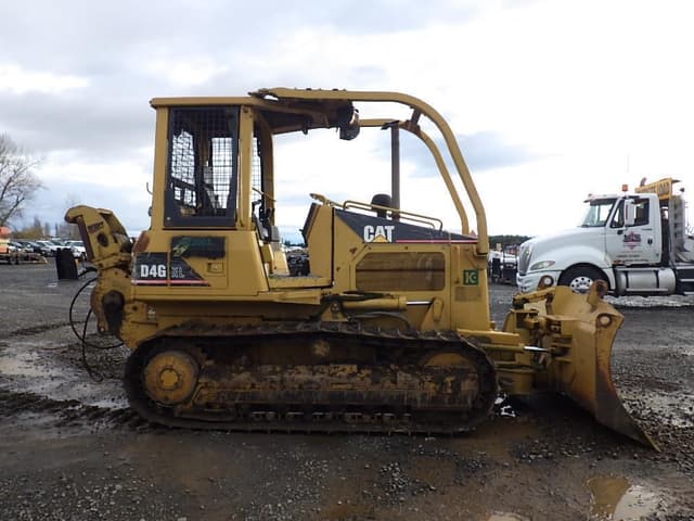 Image of Caterpillar D4G equipment image 3
