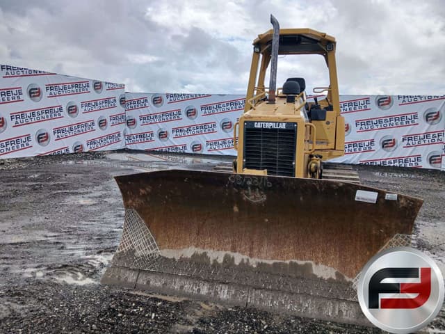 Image of Caterpillar D4GXL equipment image 1