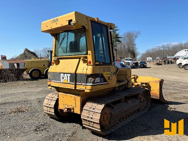 Image of Caterpillar D5G equipment image 4