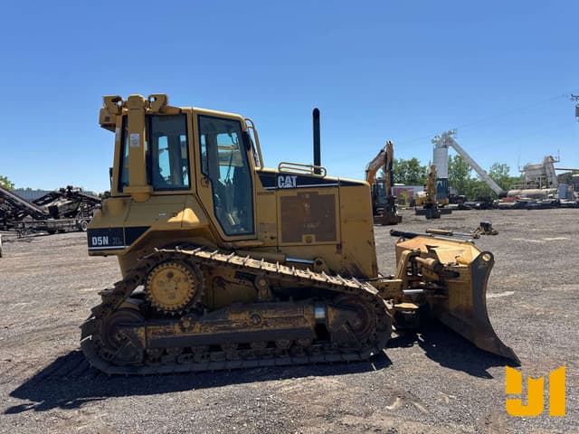 Image of Caterpillar D5N XL equipment image 3