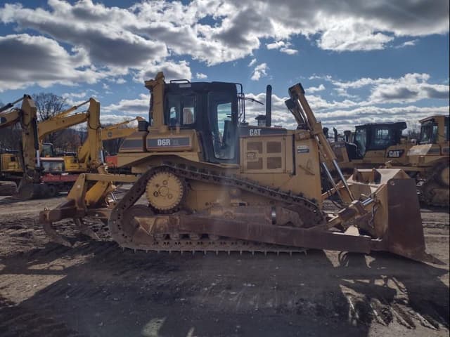 Image of Caterpillar D6R XL equipment image 2