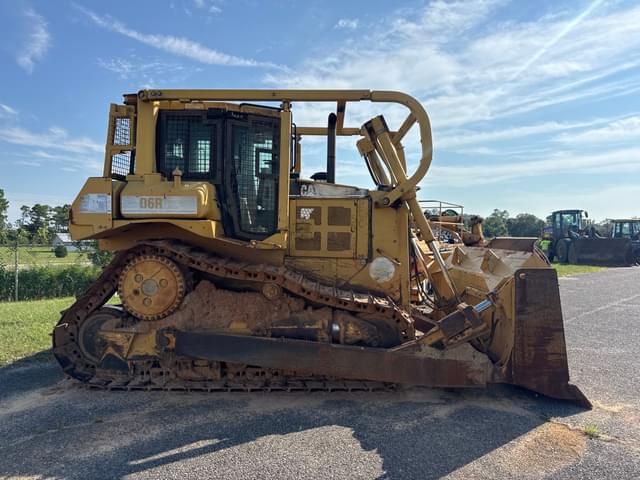 Image of Caterpillar D6R XL equipment image 4
