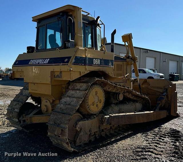 Image of Caterpillar D6R XL equipment image 4