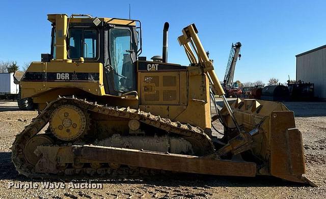 Image of Caterpillar D6R XL equipment image 3