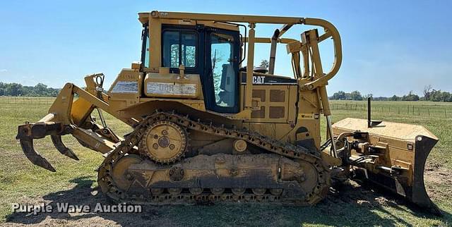 Image of Caterpillar D6R XL equipment image 3