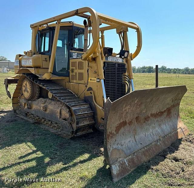 Image of Caterpillar D6R XL equipment image 2