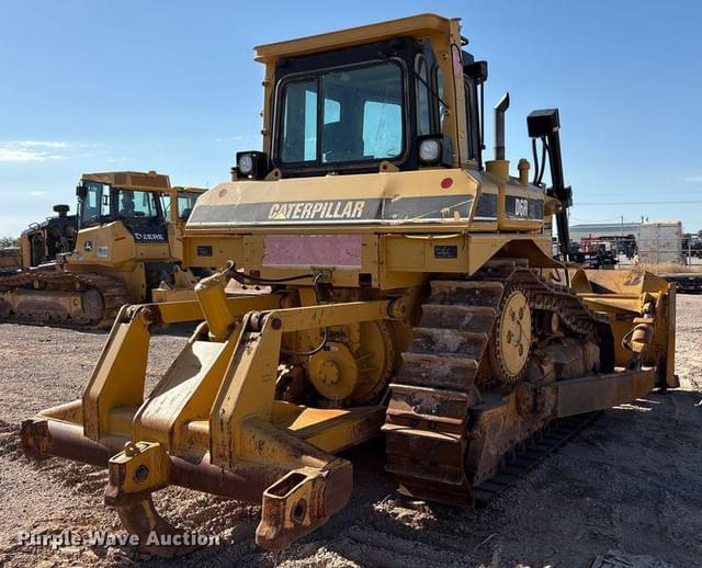 Image of Caterpillar D6R XL equipment image 4