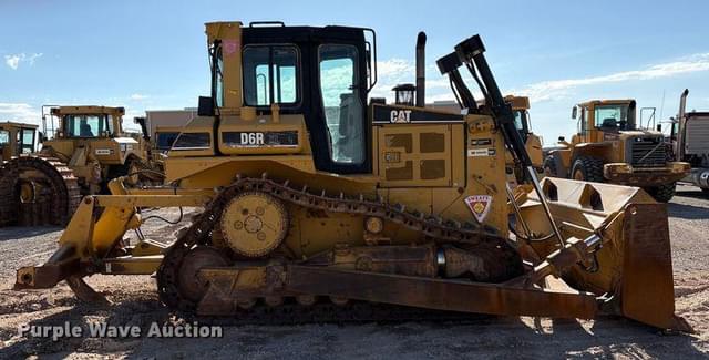 Image of Caterpillar D6R XL equipment image 3